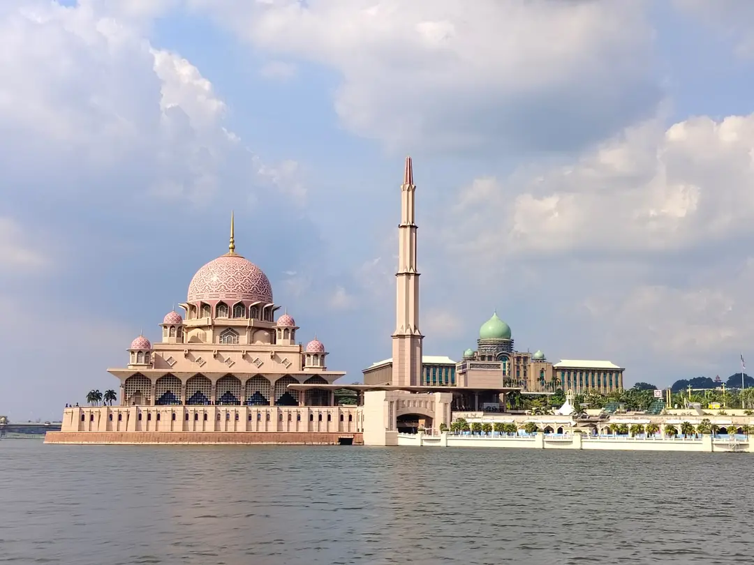 Putrajaya Optional Tour (Muslim Friendly)