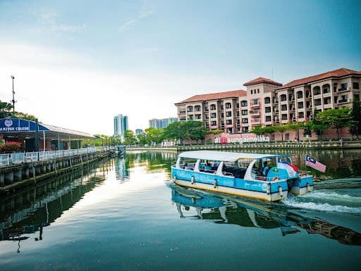 Walk hand-in-hand through the timeless beauty of Malacca.