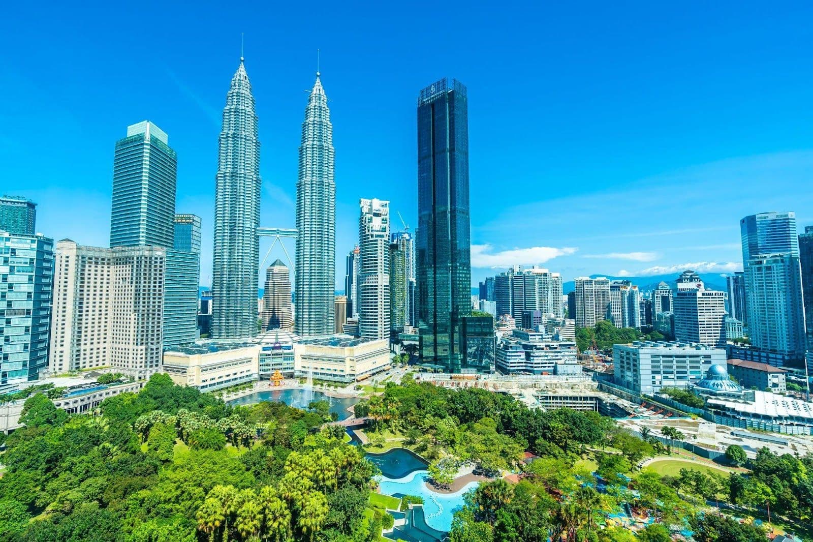 From iconic landmarks to hidden gems, Kuala Lumpur offers endless free thrills! Photo: Freepik